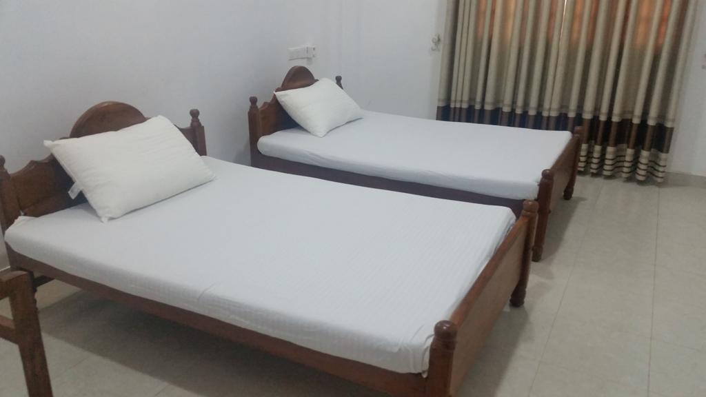 Sunhill Lake Tourist Rest أنرادابورام المظهر الخارجي الصورة